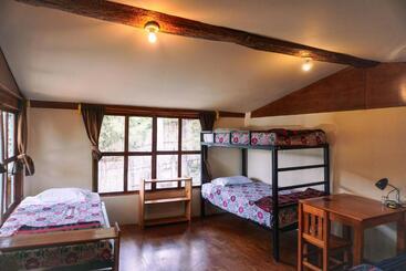 Ati Hostel & Beach Club