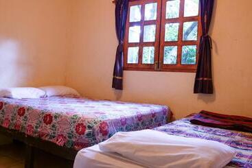 Ati Hostel & Beach Club