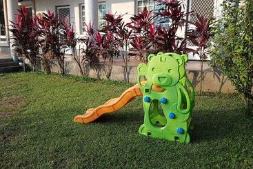 تختخواب و صبحانه Pingtung Happiness Garden