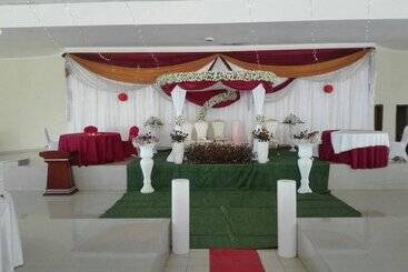 هتل Akagera Resort And Country Club