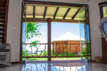 هتل La Dolce Vita Holiday Villas