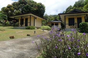 هتل Lodges Balourou