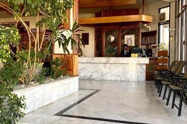 هتل Rock City Resort
