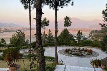 هتل Rock City Resort