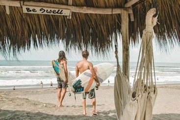 هتل Swell Surf & Lifestyle