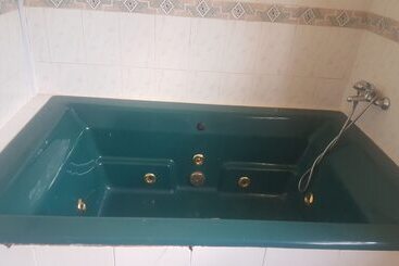 هتل Yelsking Royal Lodge