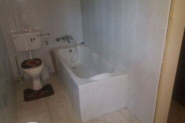 هتل Yelsking Royal Lodge