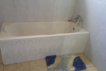 هتل Yelsking Royal Lodge