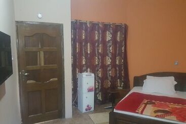 هتل Yelsking Royal Lodge