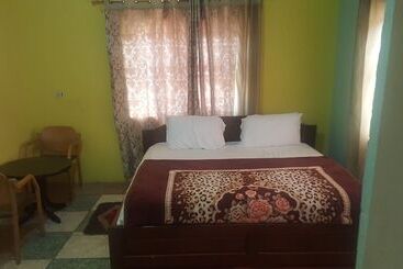 هتل Yelsking Royal Lodge