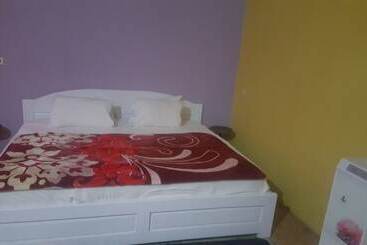 هتل Yelsking Royal Lodge