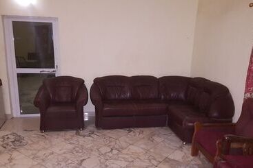 هتل Yelsking Royal Lodge