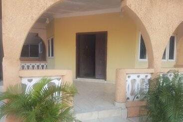 هتل Yelsking Royal Lodge