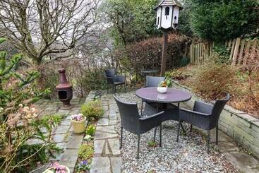 Long Crag Annexe