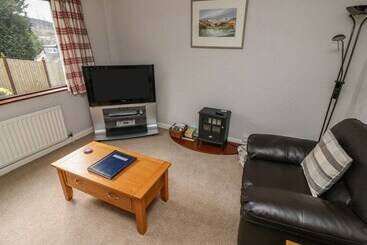 Long Crag Annexe