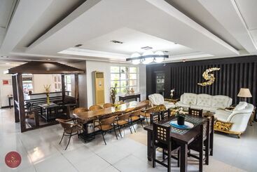 Quezon Premier Hotel Candelaria