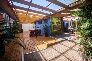هاستل Ozzie Pozzie Backpackers Yha