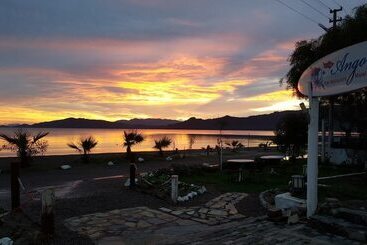 تختخواب و صبحانه Angora Motel & Camping & Restaurant