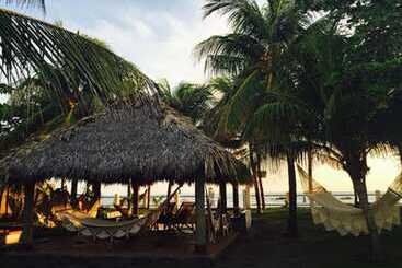 تختخواب و صبحانه Bomalu Nicaragua Beach House