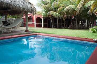 تختخواب و صبحانه Bomalu Nicaragua Beach House