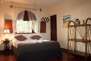 تختخواب و صبحانه Bomalu Nicaragua Beach House