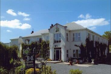 تختخواب و صبحانه Grove House