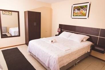 تختخواب و صبحانه Hospedaje Open House
