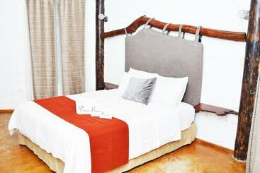 هتل Amuntai Rainforest Lodge
