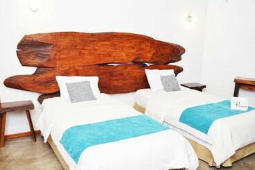 هتل Amuntai Rainforest Lodge