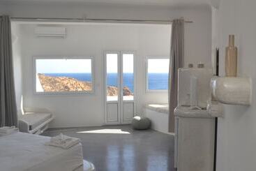 هتل Golden Beach Resort Anafi