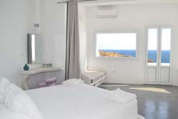 هتل Golden Beach Resort Anafi