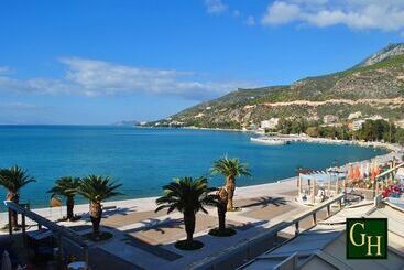 Grand Hotel Loutraki