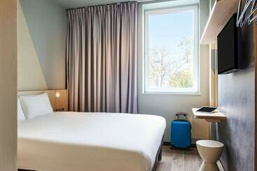 هتل Ibis Budget Lunel Porte De Camargue