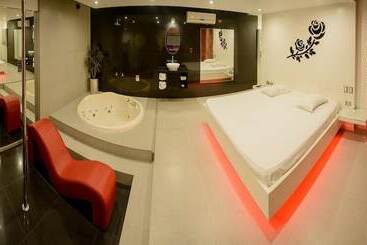 هتل Orei  Suites & Spa