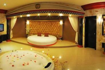 هتل Orei Suites & Spa