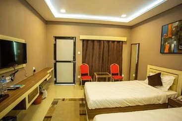 هتل Riverside Green House Resort
