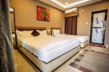 هتل Riverside Green House Resort