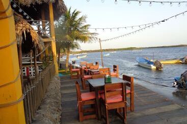 La Barca De Oro   Hostel