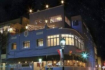 Macondo De Pizza Pazza Hotel Restobar