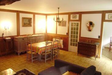 پانسیون Ancien Manoir De Grippé