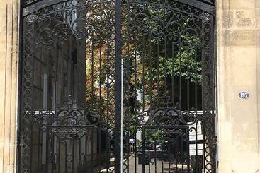 پانسیون Blue Lodge In Bordeaux