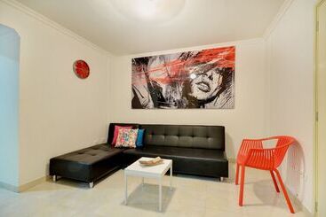 Apartamentos Amoblados De La 70