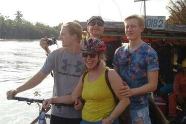 تختخواب و صبحانه Homestay Bentre Coco Lodge
