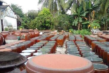 تختخواب و صبحانه Homestay Bentre Coco Lodge