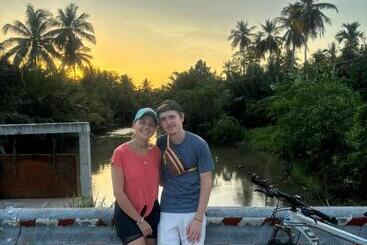 تختخواب و صبحانه Homestay Bentre Coco Lodge