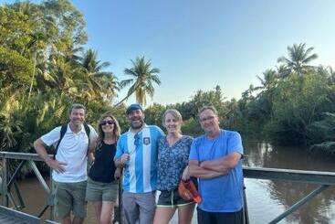تختخواب و صبحانه Homestay Bentre Coco Lodge