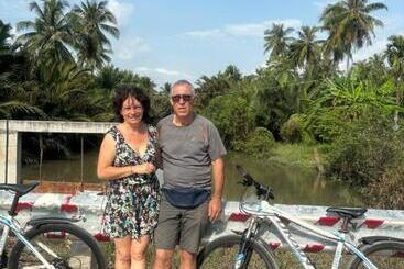 تختخواب و صبحانه Homestay Bentre Coco Lodge