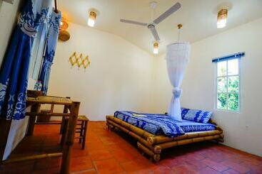 تختخواب و صبحانه Homestay Bentre Coco Lodge