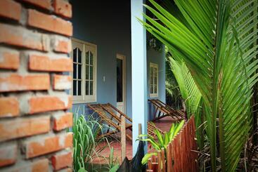 تختخواب و صبحانه Homestay Bentre Coco Lodge