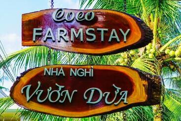 تختخواب و صبحانه Homestay Bentre Coco Lodge